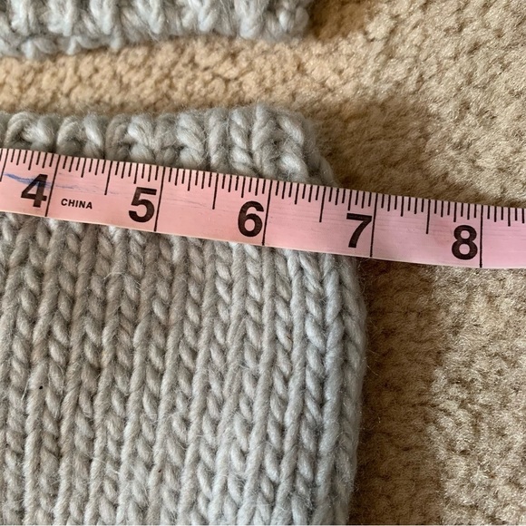 So Adorable 2 Piece Crochet Bunny Set 0-3 mths - Picture 5 of 7